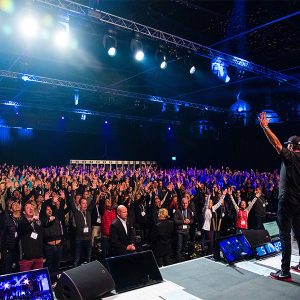 Tony-Robbins-Audience-US